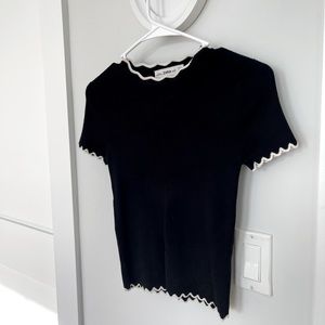 Black Knit Short Sleeve Shirt - Size Small